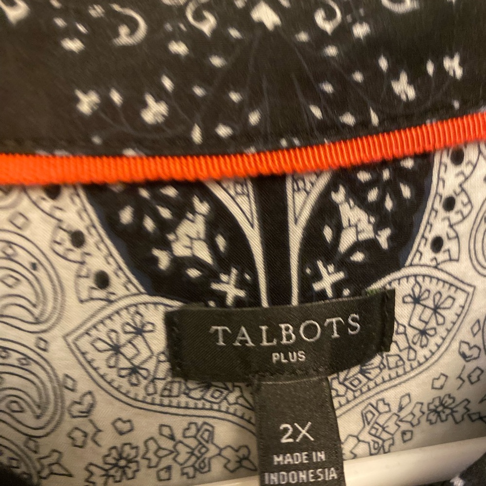 Talbots button up top - Picture 2 of 6
